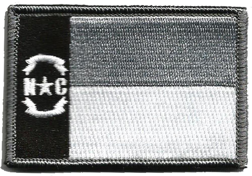 Iron Sport Team, NCAA North Carolina Tar Heels University Embroidered Patch, Cloth Hook And Eye, 3.25x2.75 In - Foto 9